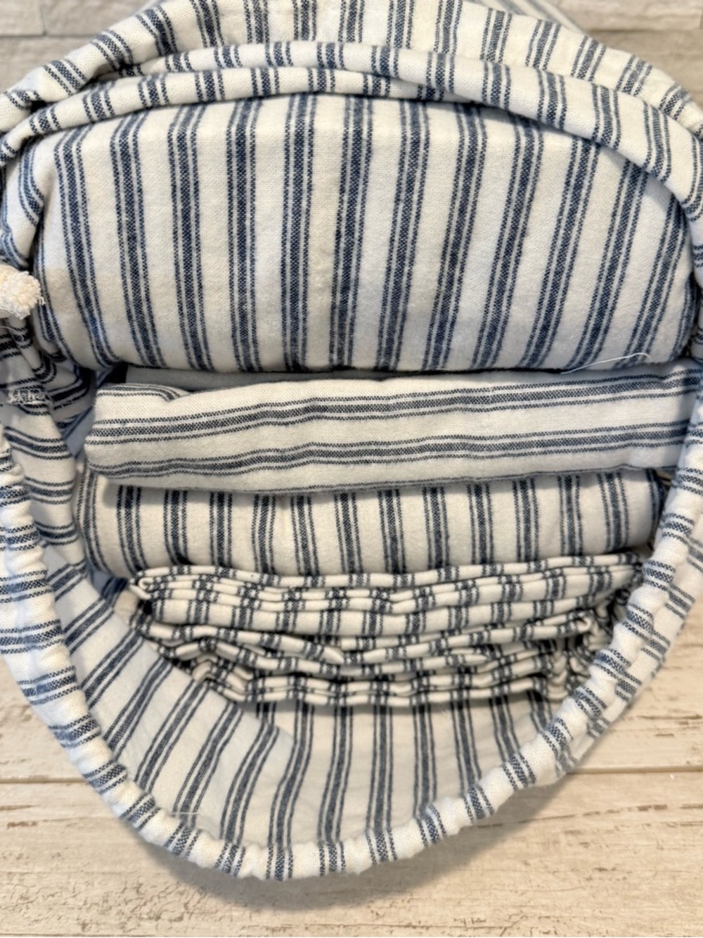 L.L. Bean King Ultrasoft Comfort Flannel Sheet Set Mariner Blue Stripe NWT $200 - Picture 11 of 12